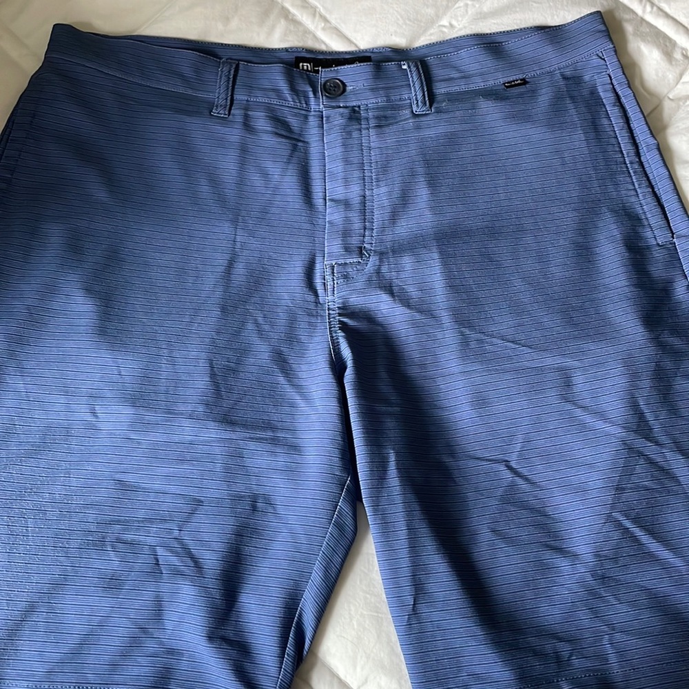 Travis Mathew golf shorts